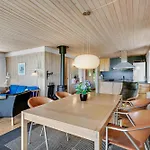 Casa de Férias In With 3 Bedrooms Knebel