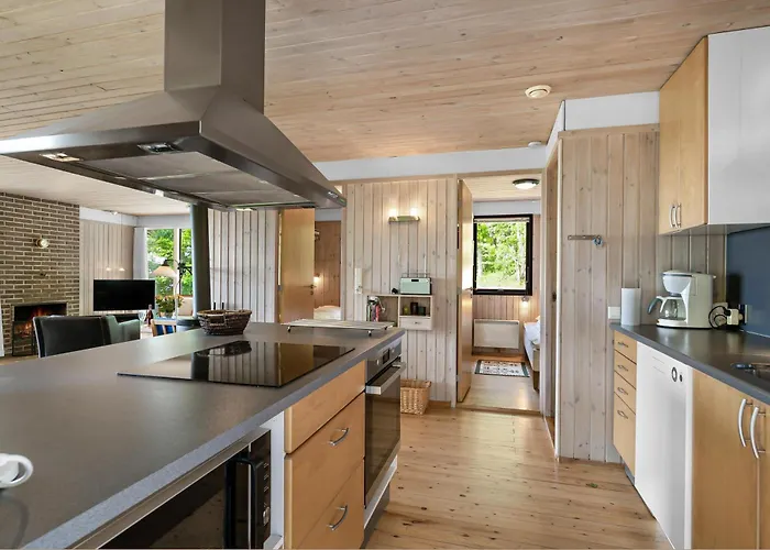 In With 3 Bedrooms * Knebel